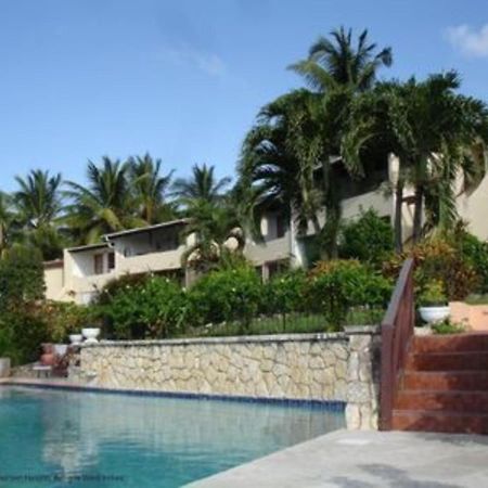 Attractive 2-Bed Apartment Stunning Sea View Dickenson Bay Exteriör bild