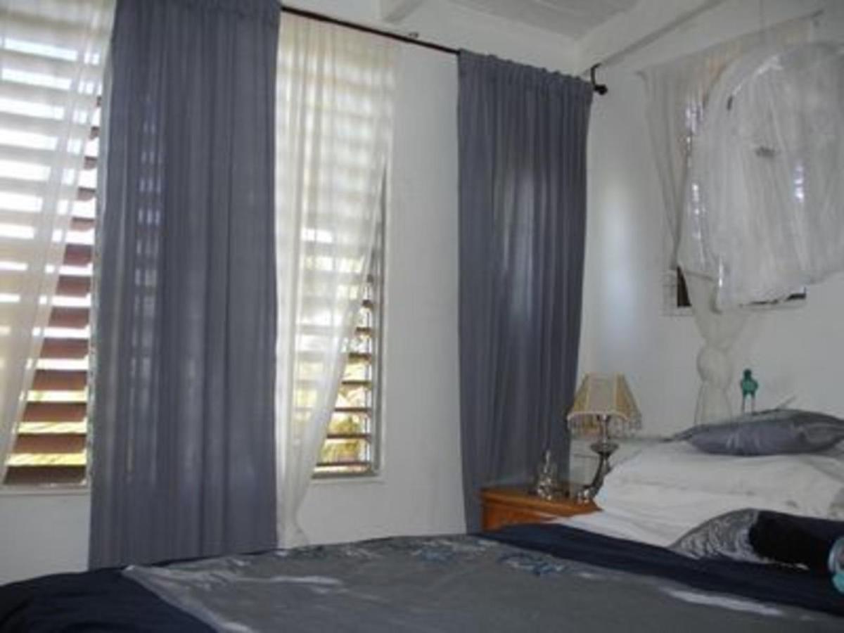 Attractive 2-Bed Apartment Stunning Sea View Dickenson Bay Exteriör bild