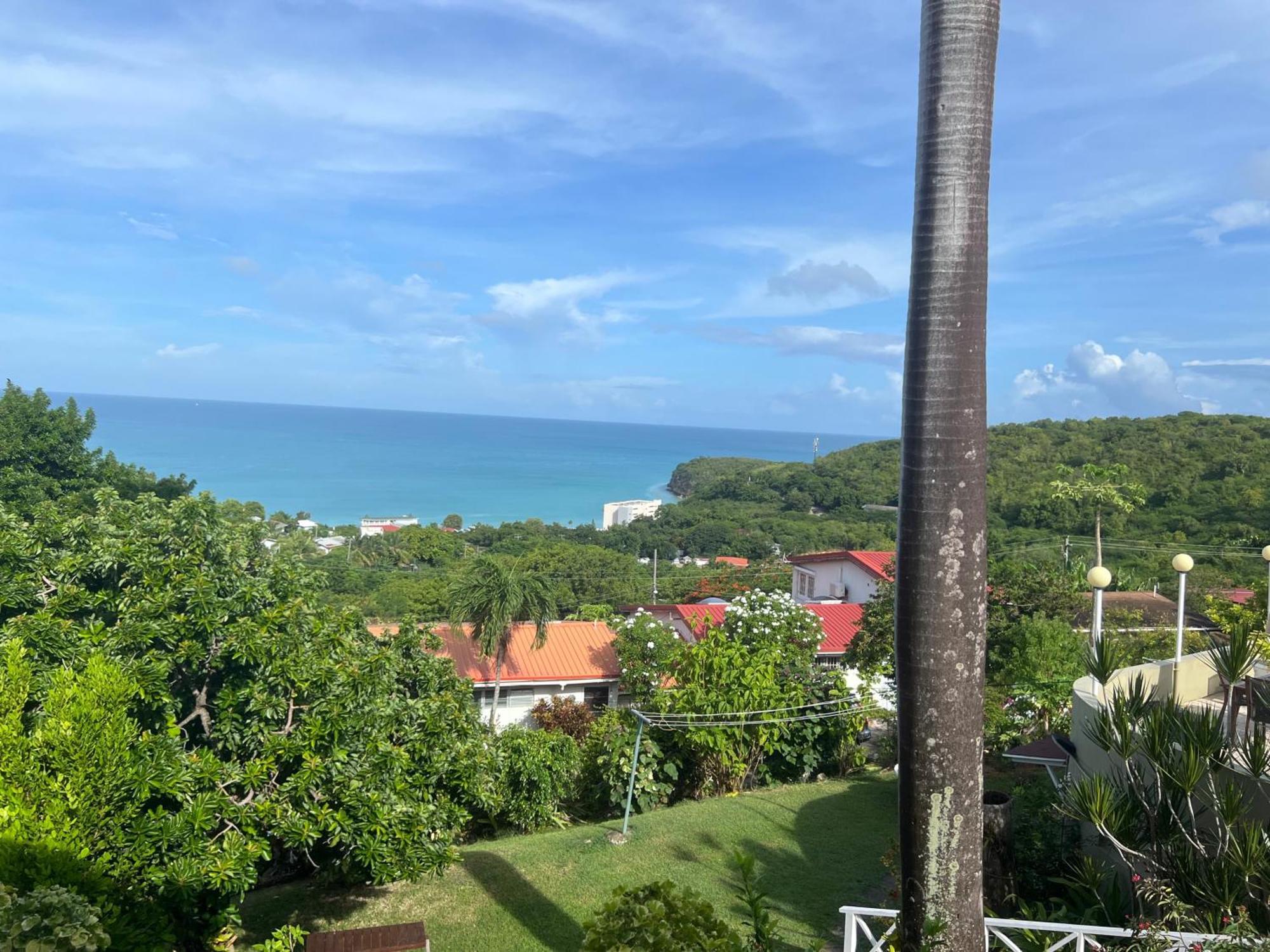 Attractive 2-Bed Apartment Stunning Sea View Dickenson Bay Exteriör bild